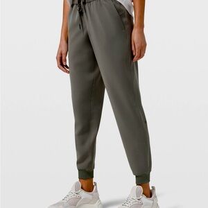 Lululemon Sleek and Comfortable High-Rise Jogger Pants, Size 6, Sage Green.